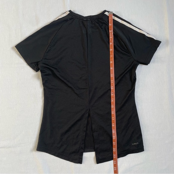 Adidas back mesh and slit T-Shirt Women’s XS - Picture 4 of 5